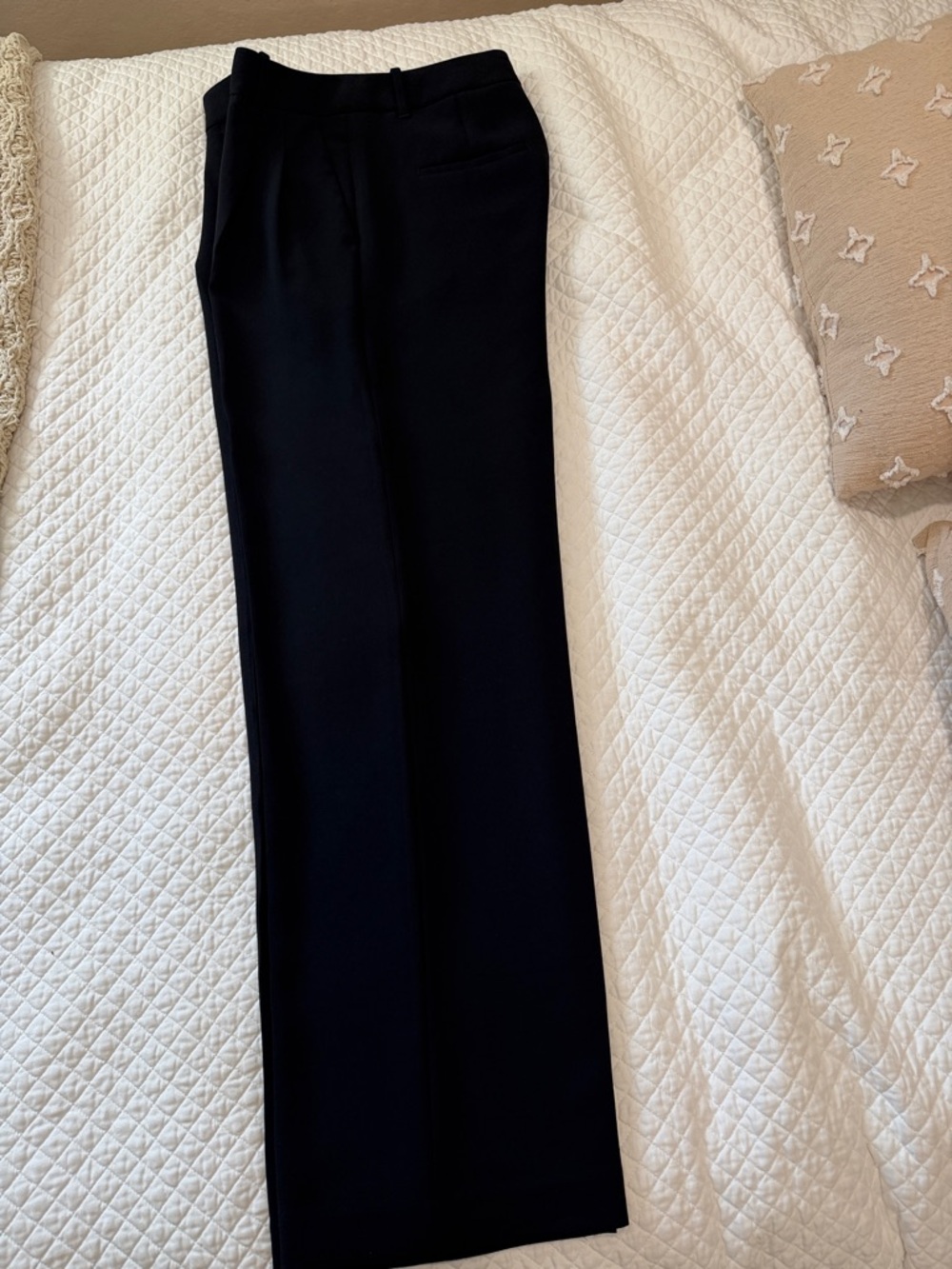 Aritzia Black Effortless Pant - Crepette Tailored Straight-Leg Trousers